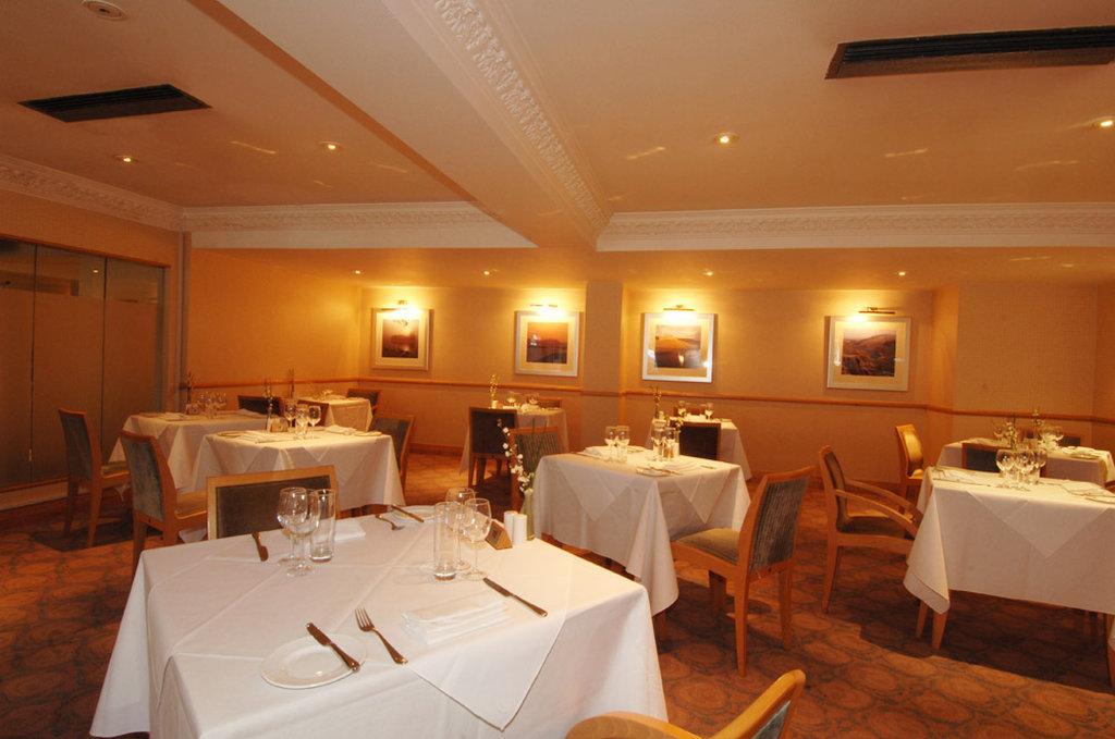 Leonardo Hotel Inverness - Formerly Jurys Inn Ресторант снимка